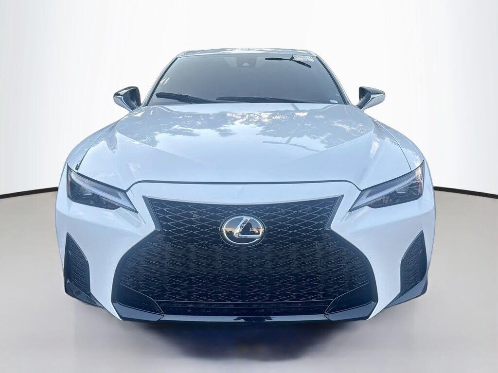 2025 LEXUS IS