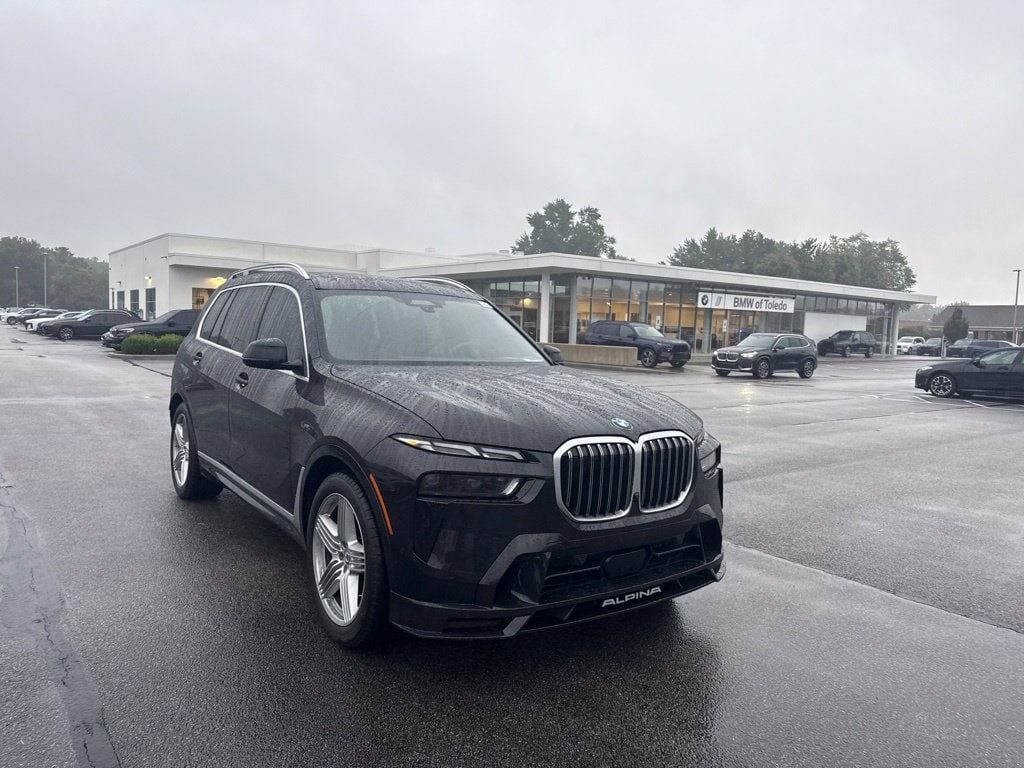 2023 BMW X7