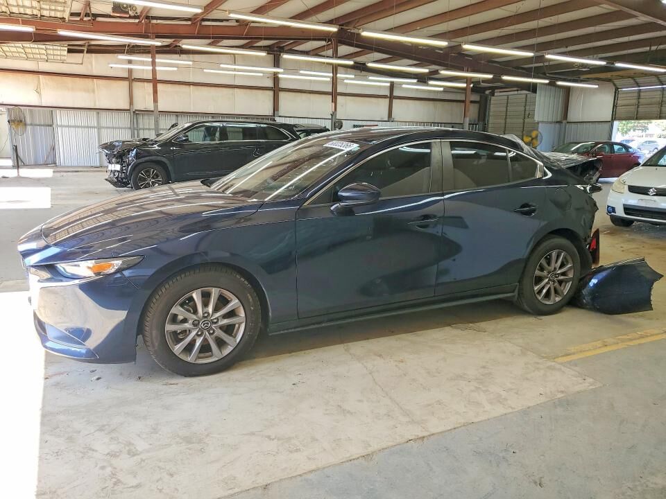 2022 MAZDA Mazda3
