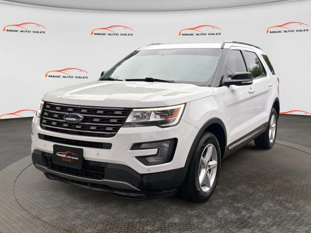 2017 FORD Explorer