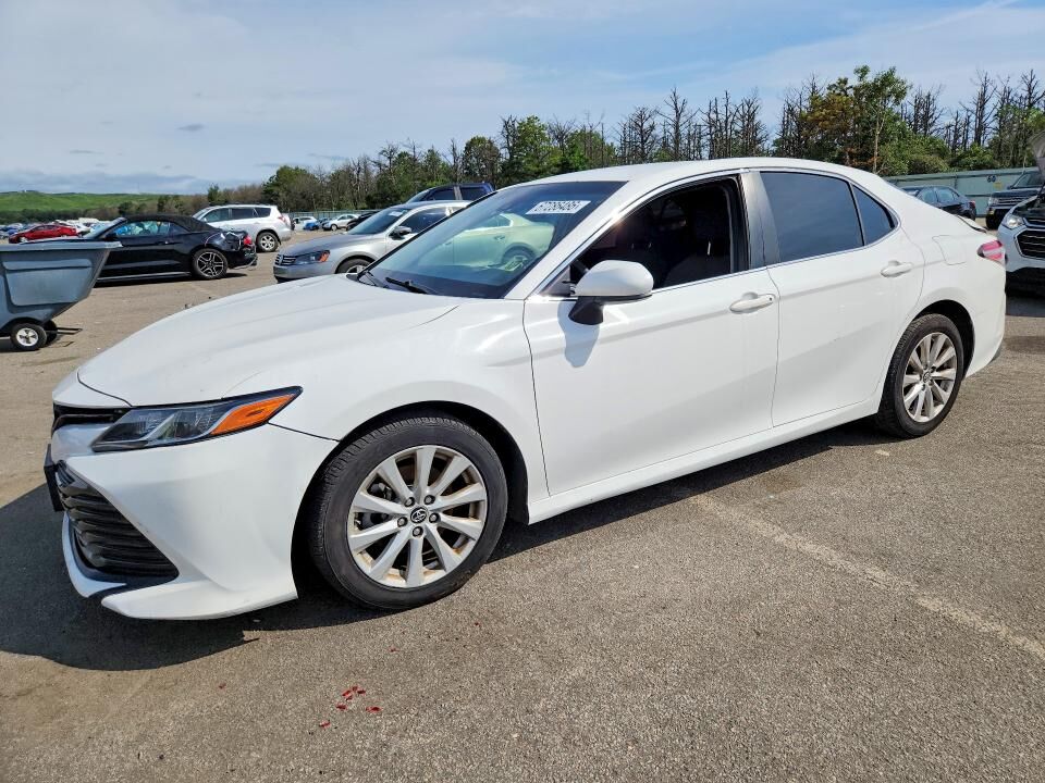 2018 TOYOTA Camry