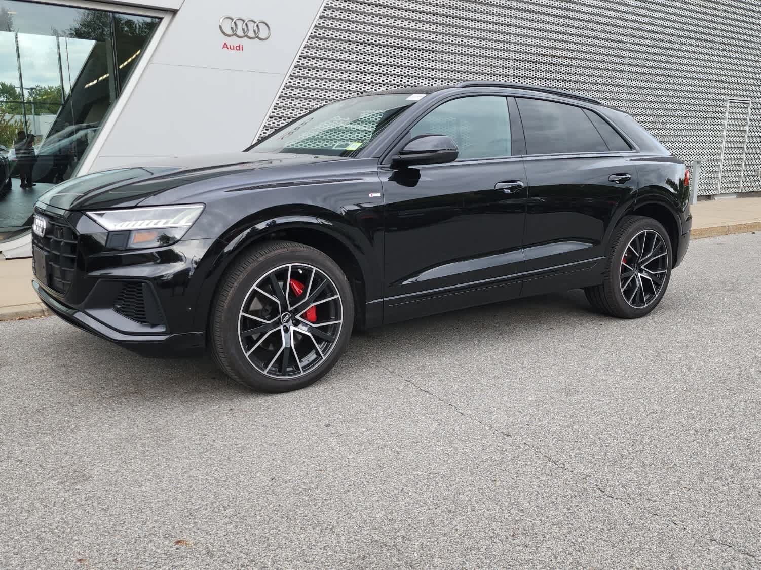 2023 AUDI Q8