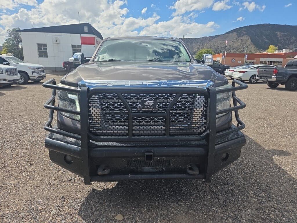 2017 NISSAN Titan