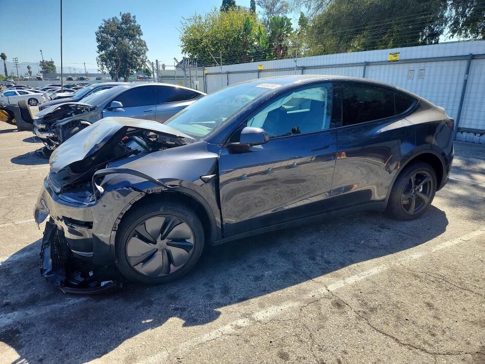 2026 TESLA Model Y
