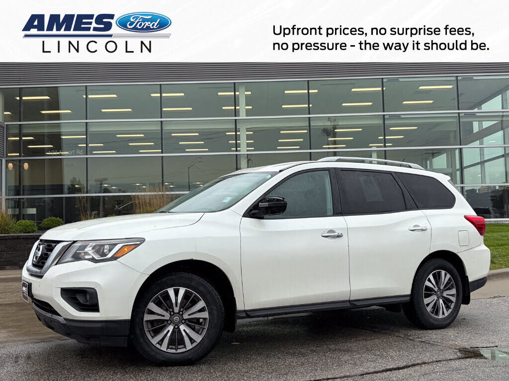 2017 NISSAN Pathfinder