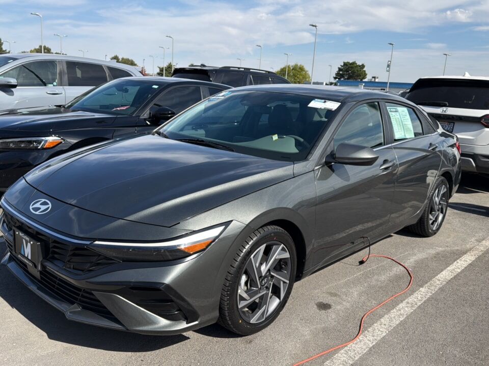 2025 HYUNDAI Elantra