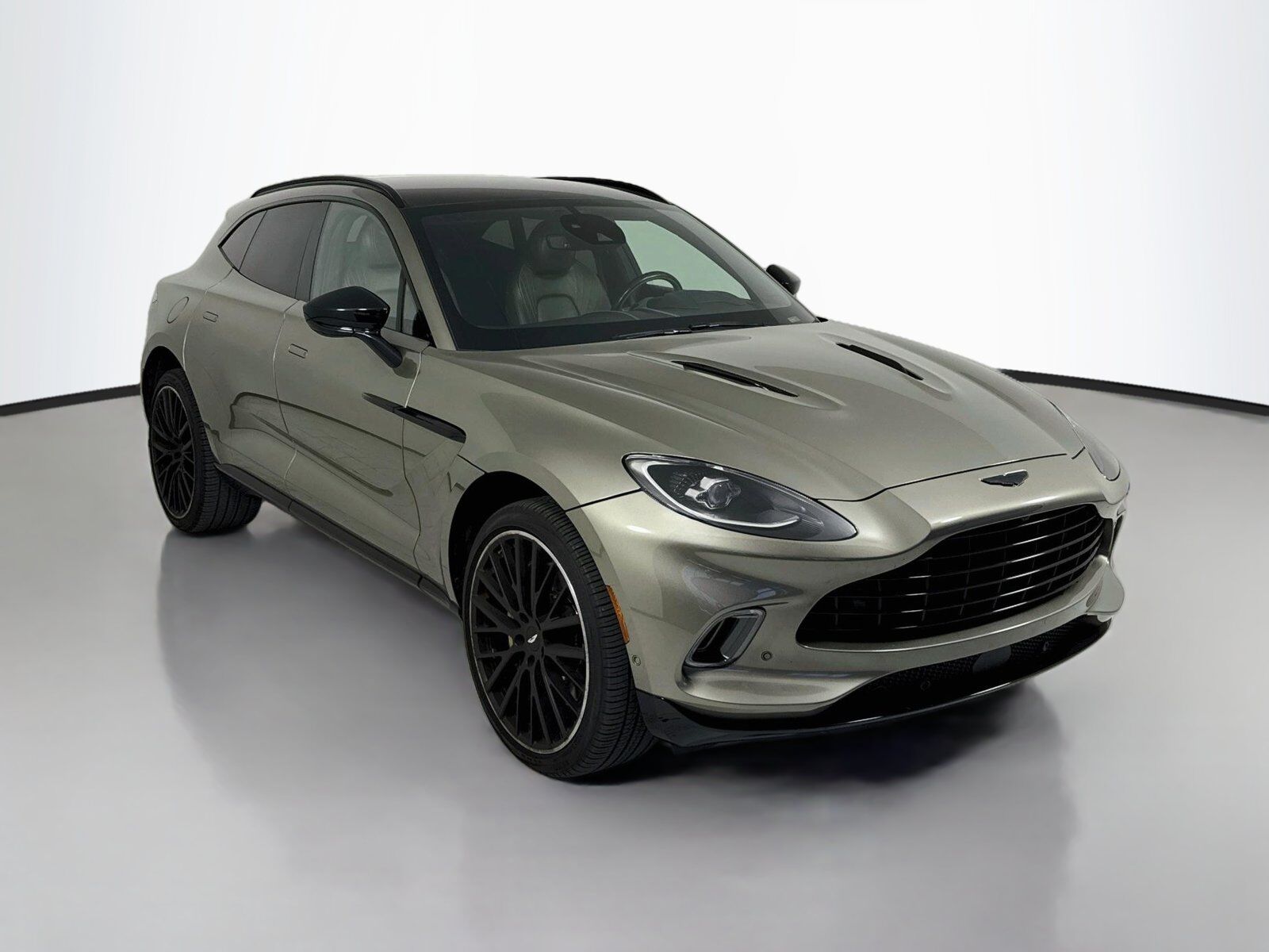 2023 ASTON MARTIN DBX