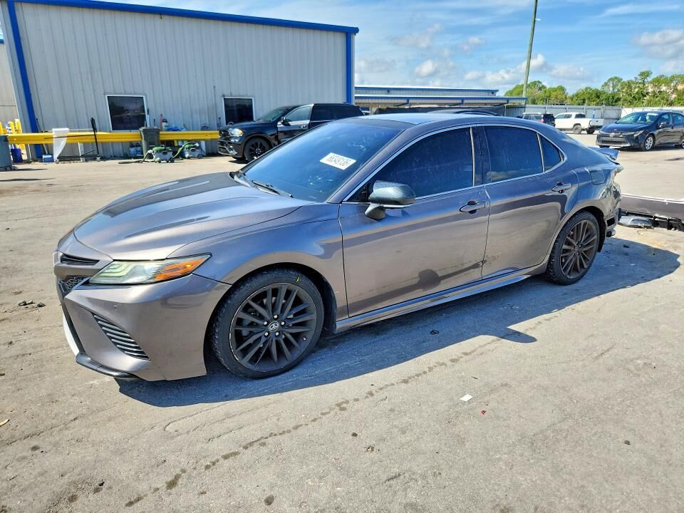 2018 TOYOTA Camry