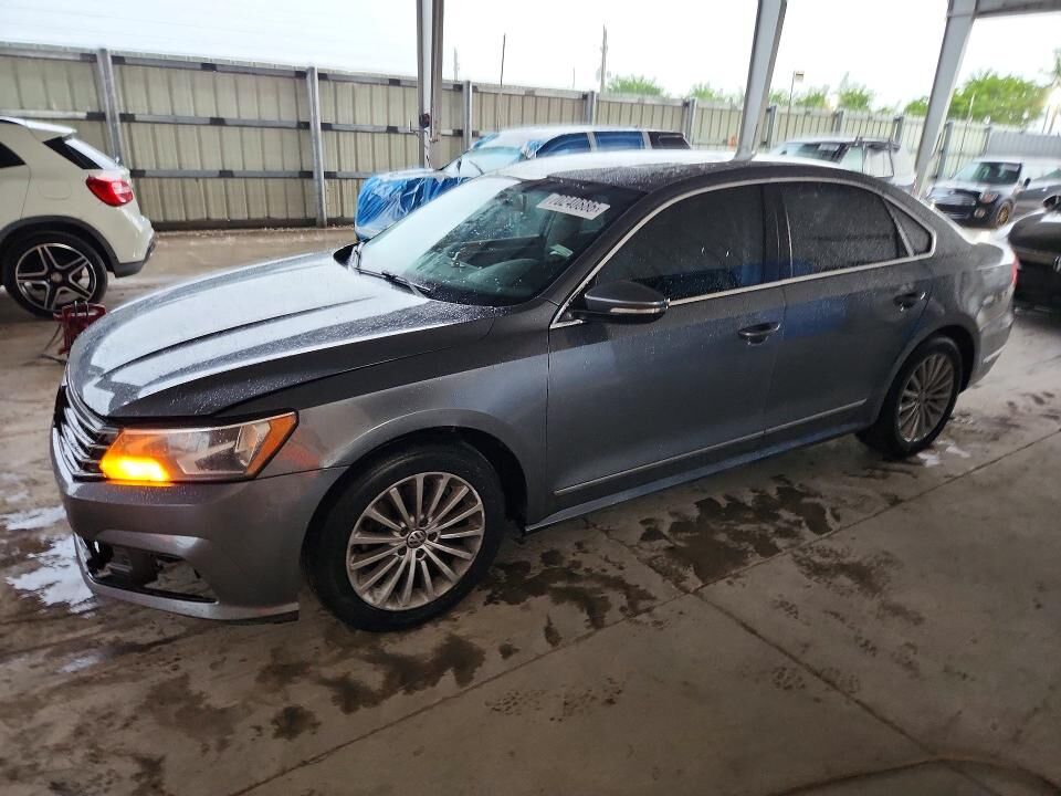 2017 VOLKSWAGEN Passat