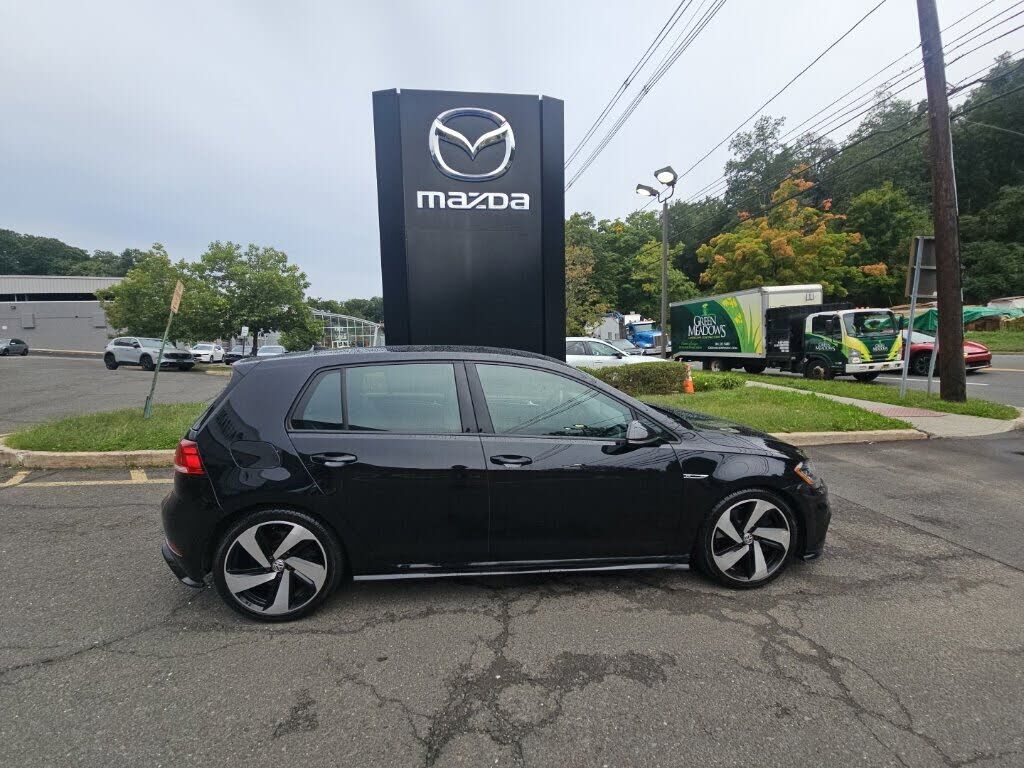 2018 VOLKSWAGEN Golf R