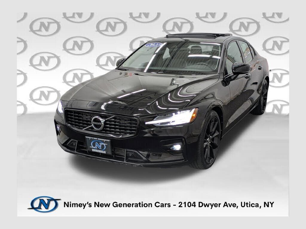 2021 VOLVO S60
