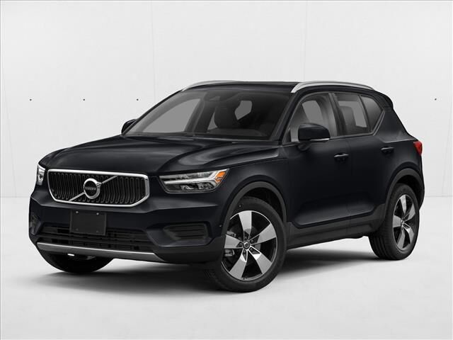 2021 VOLVO XC40
