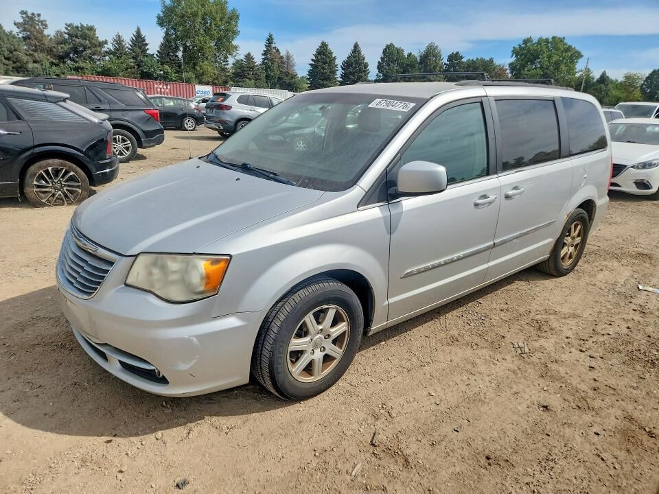 2012 CHRYSLER Town and Country
