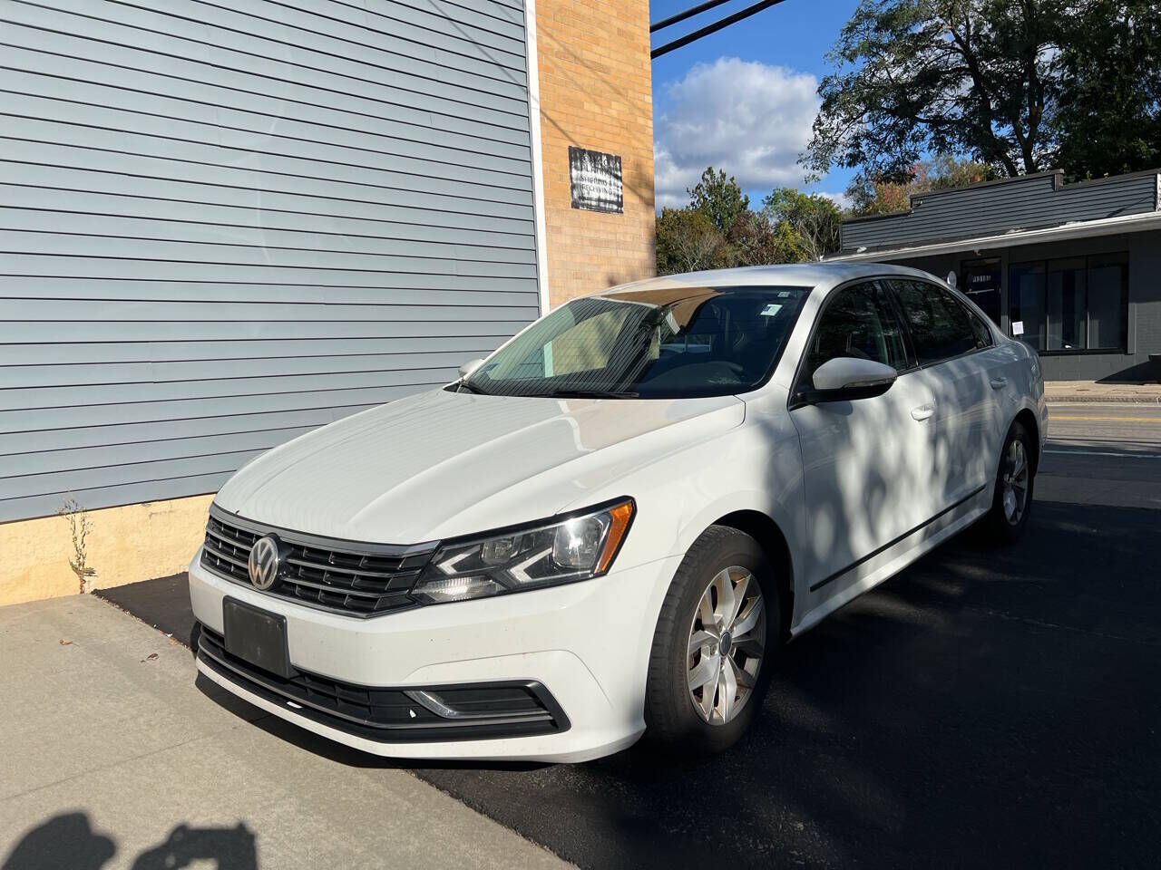 2017 VOLKSWAGEN Passat