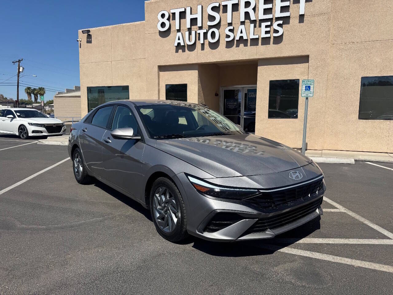 2024 HYUNDAI Elantra