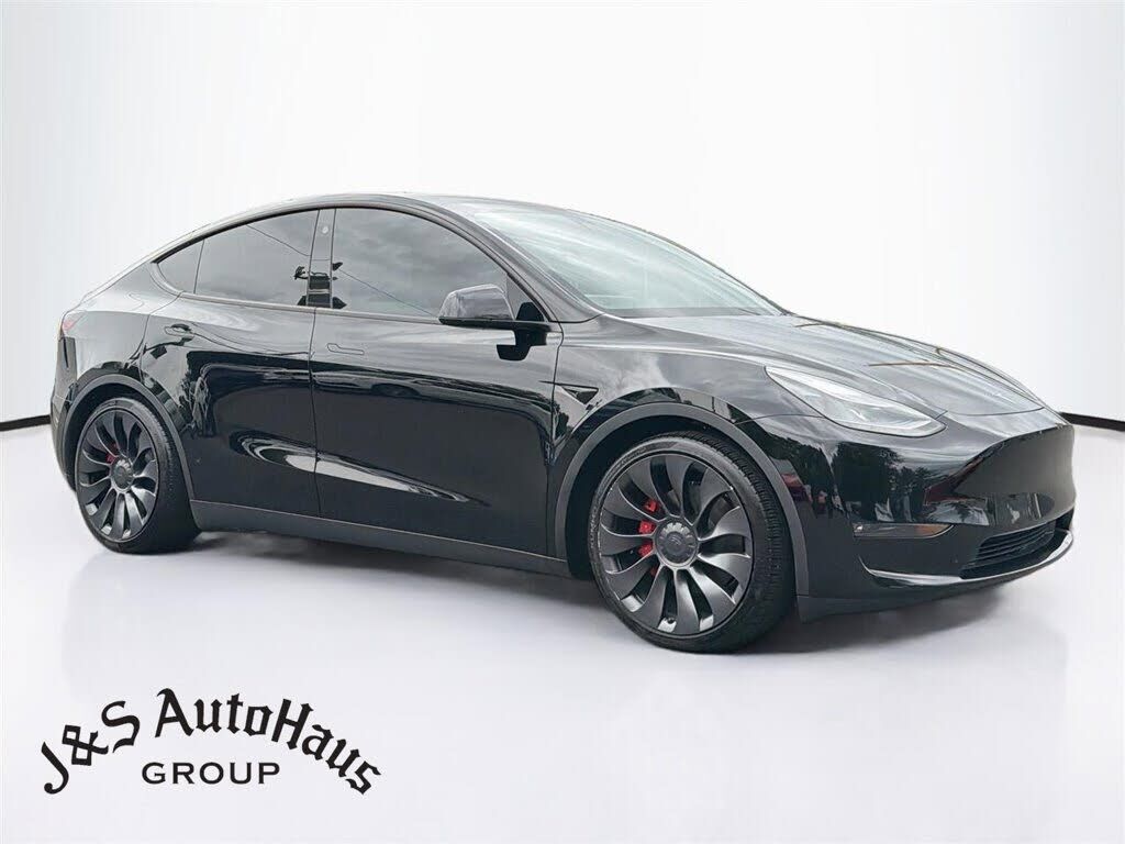2023 TESLA Model Y