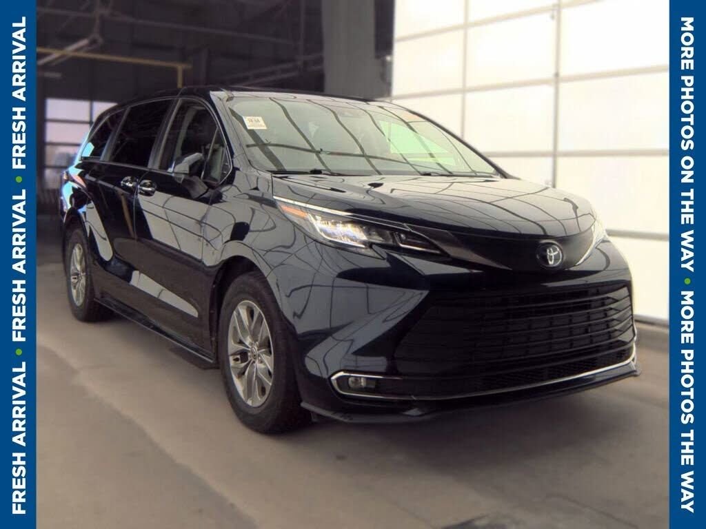 2022 TOYOTA Sienna