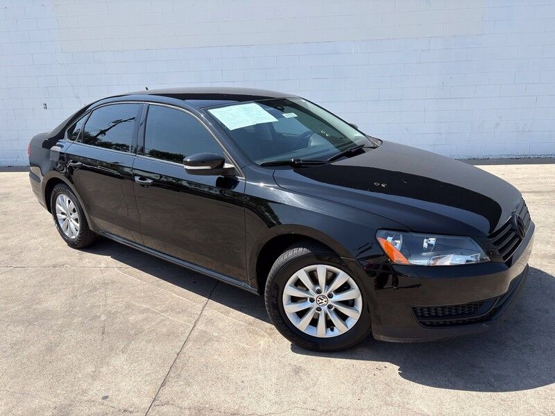 2013 VOLKSWAGEN Passat