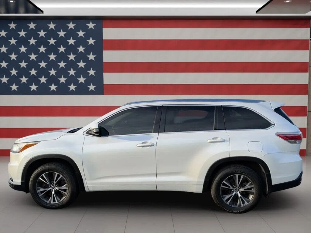 2016 TOYOTA Highlander