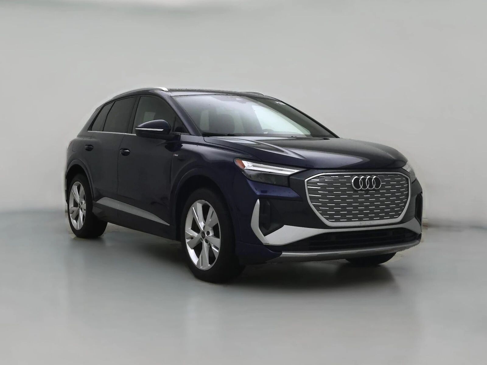 2023 AUDI Q4