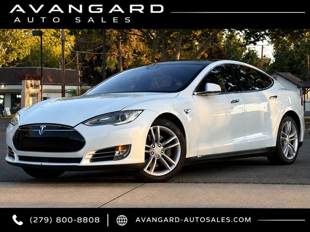 2015 TESLA Model S