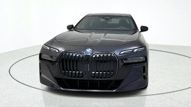 2025 BMW i7