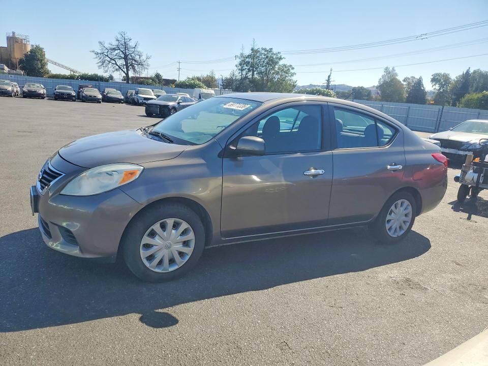2013 NISSAN Versa