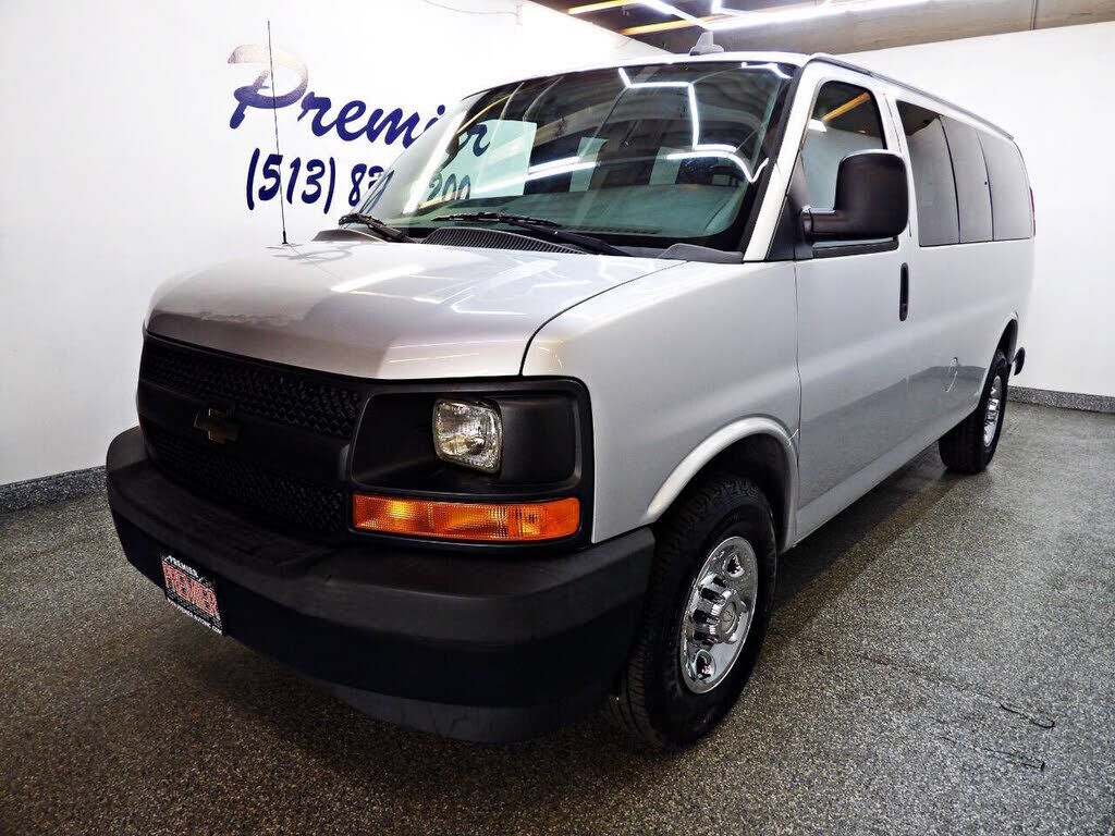 2017 CHEVROLET Express