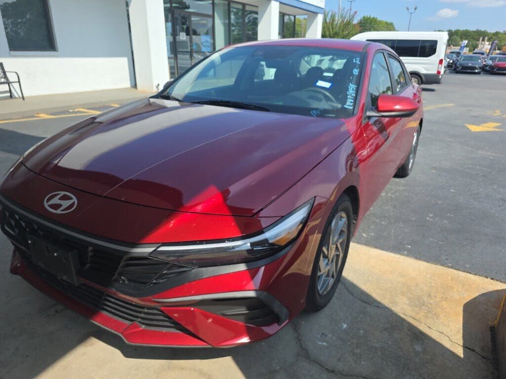 2024 HYUNDAI Elantra