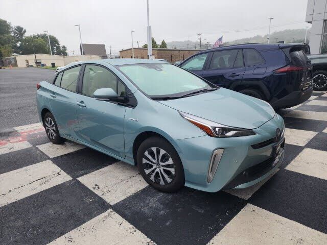 2019 TOYOTA PRIUS