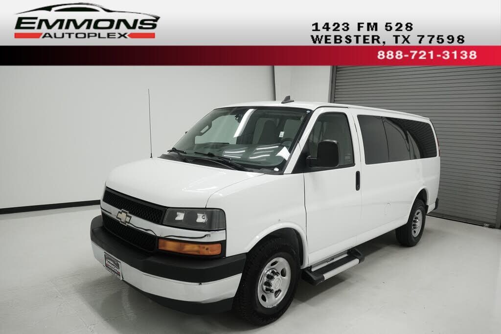 2017 CHEVROLET Express