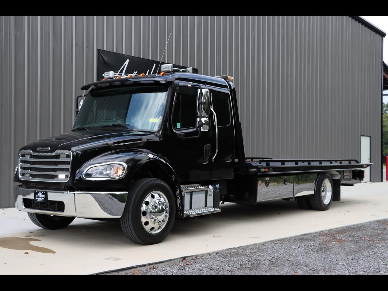 2024 FREIGHTLINER M2