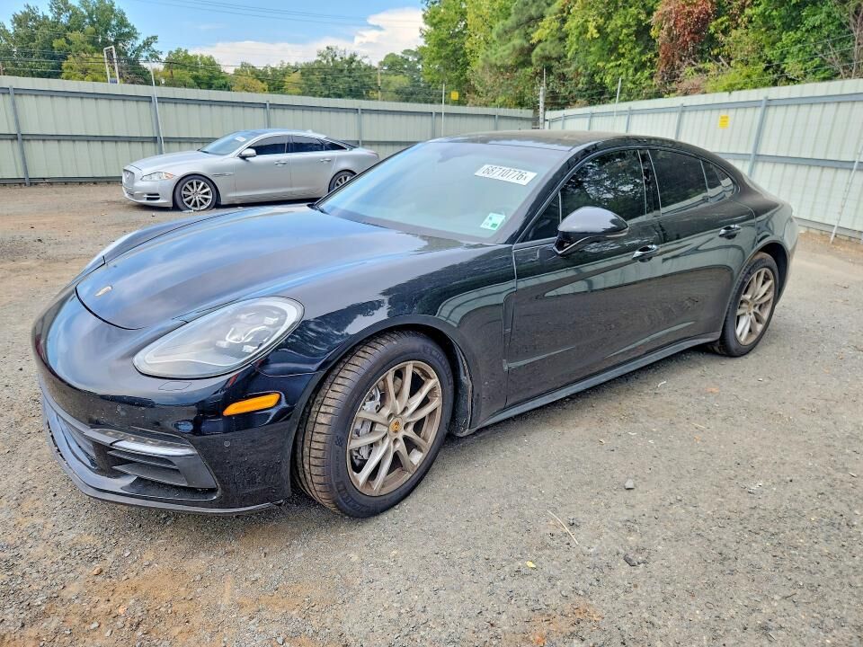 2017 PORSCHE Panamera