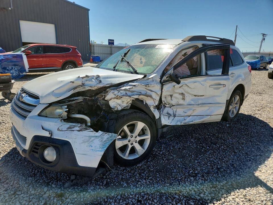 2014 SUBARU Outback