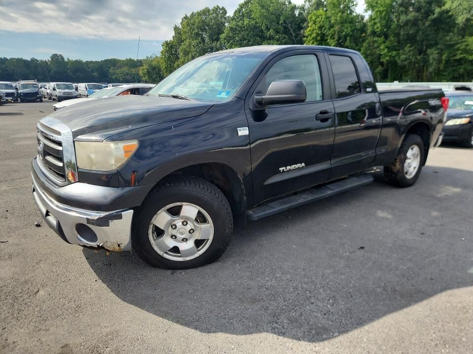 2010 TOYOTA Tundra