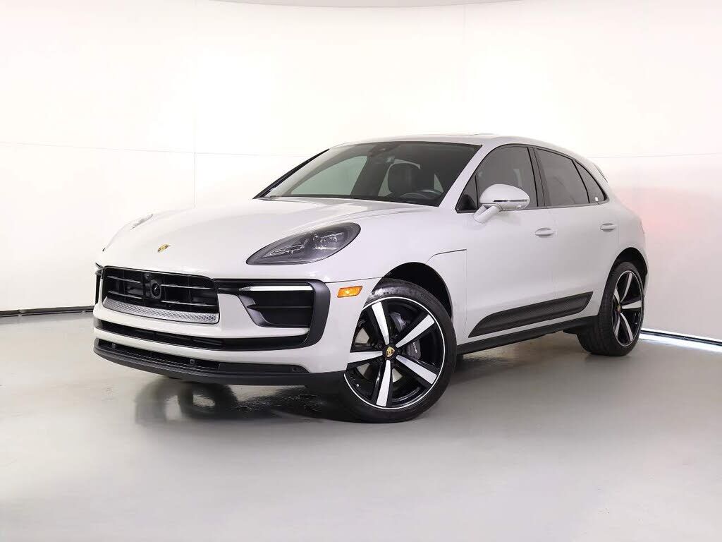 2024 PORSCHE Macan