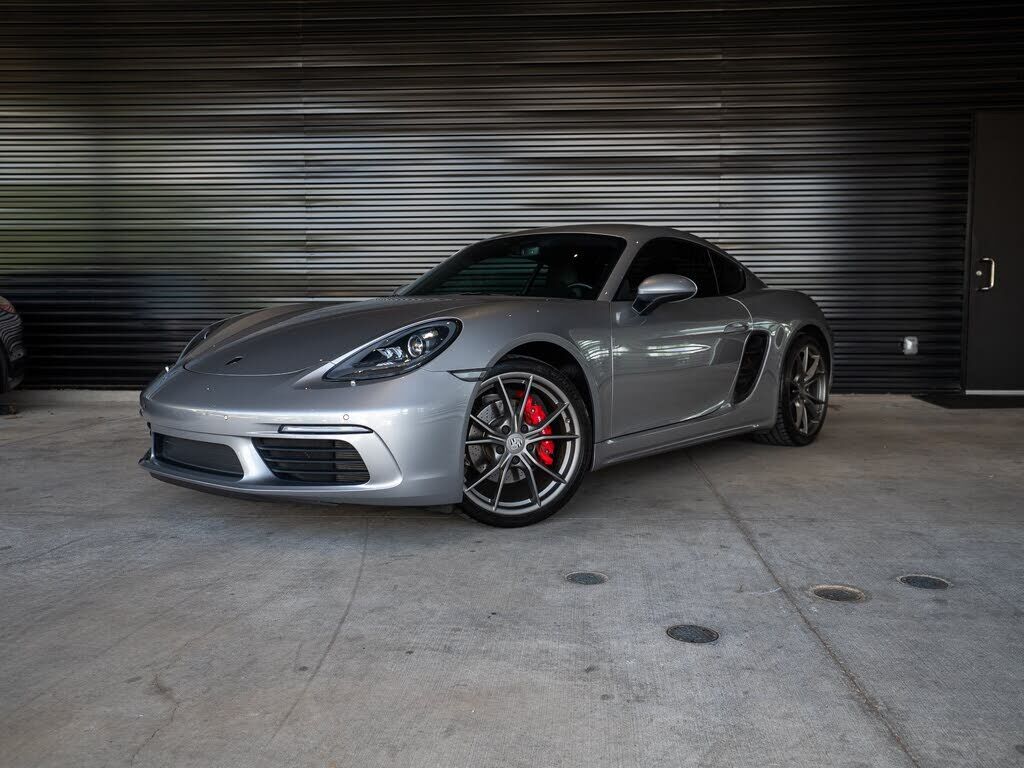 2018 PORSCHE 718
