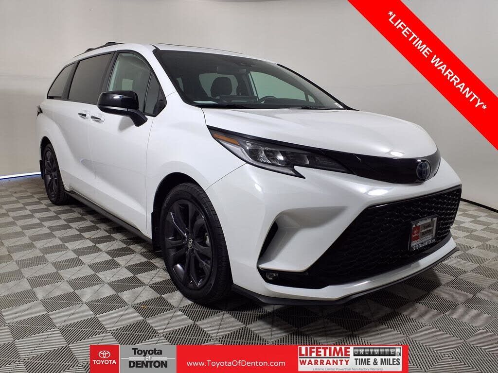 2025 TOYOTA Sienna