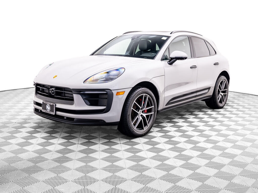 2023 PORSCHE Macan