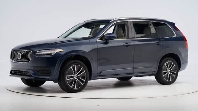 2022 VOLVO XC90