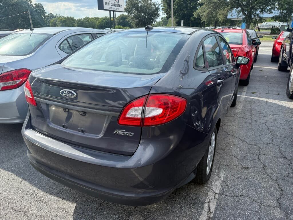 2013 FORD Fiesta