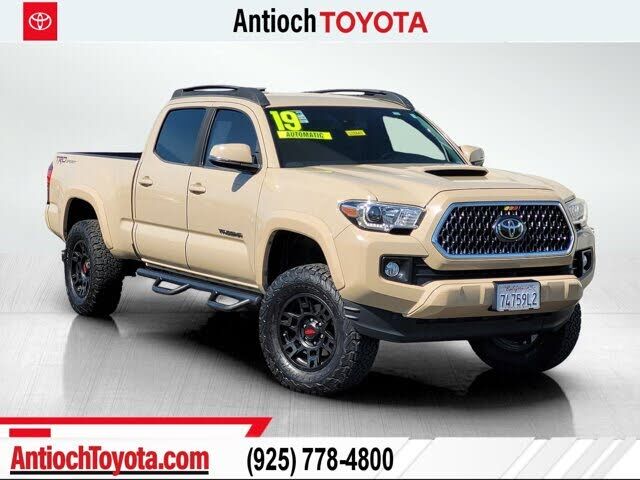 2019 TOYOTA Tacoma