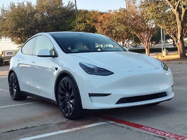 2024 TESLA Model Y