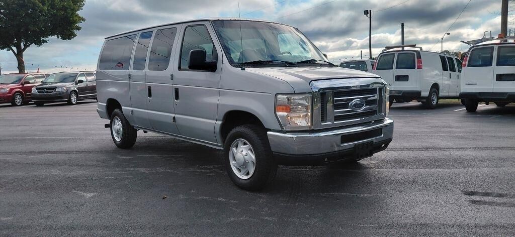 2008 FORD E-350