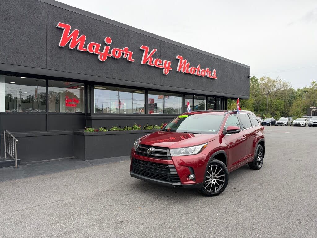 2017 TOYOTA Highlander
