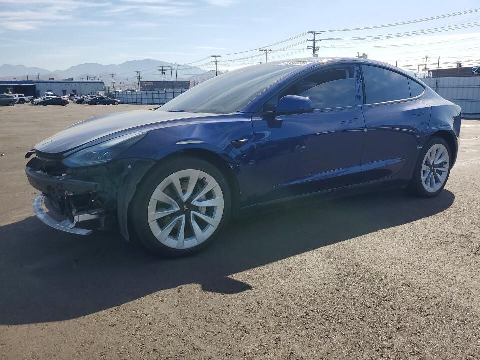 2022 TESLA Model 3