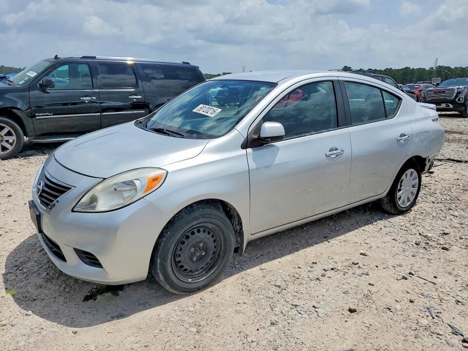 2013 NISSAN Versa