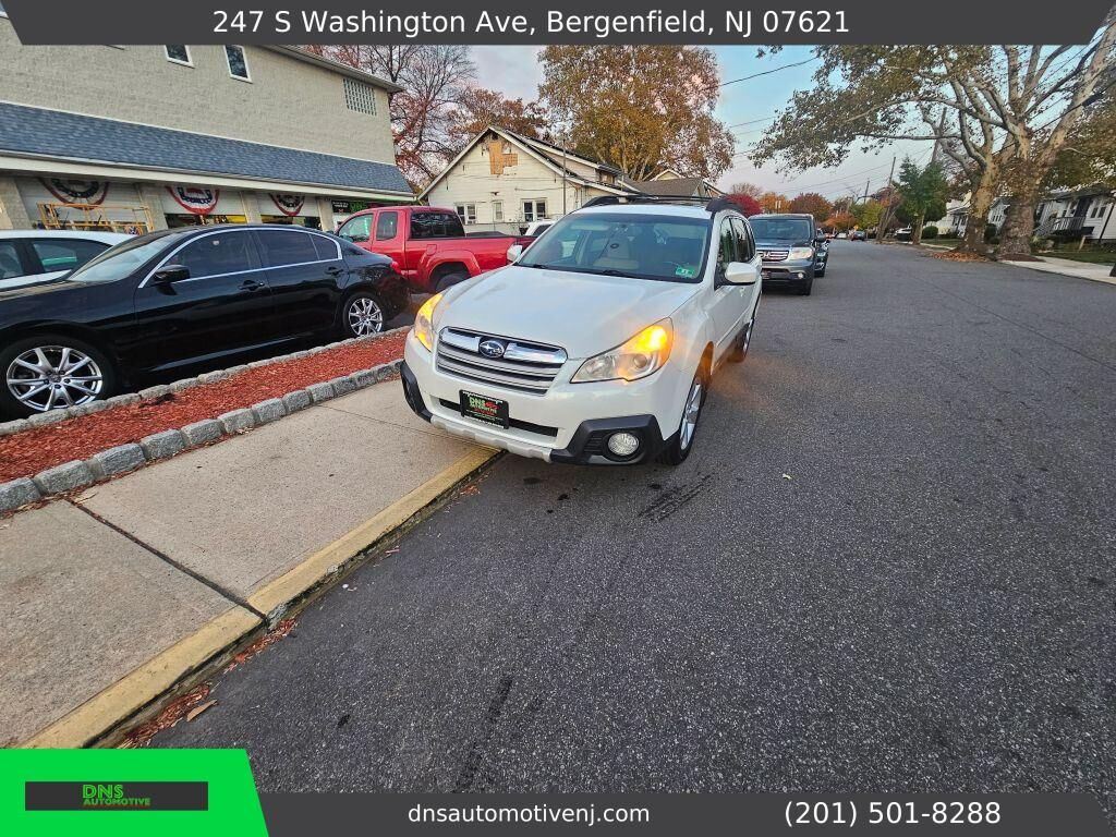 2014 SUBARU Outback
