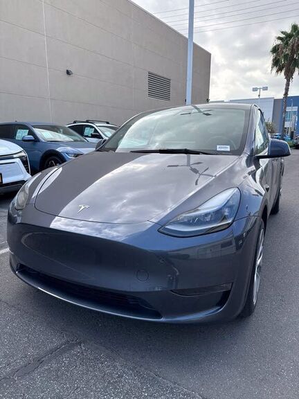 2023 TESLA Model Y
