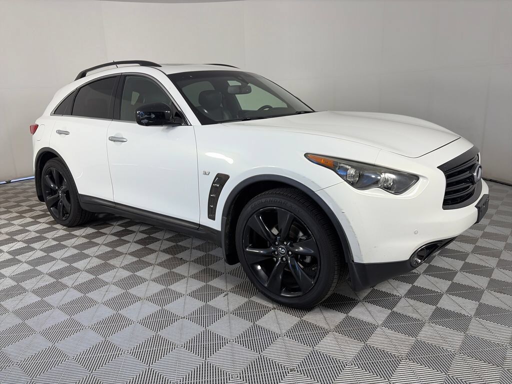 2016 INFINITI QX70